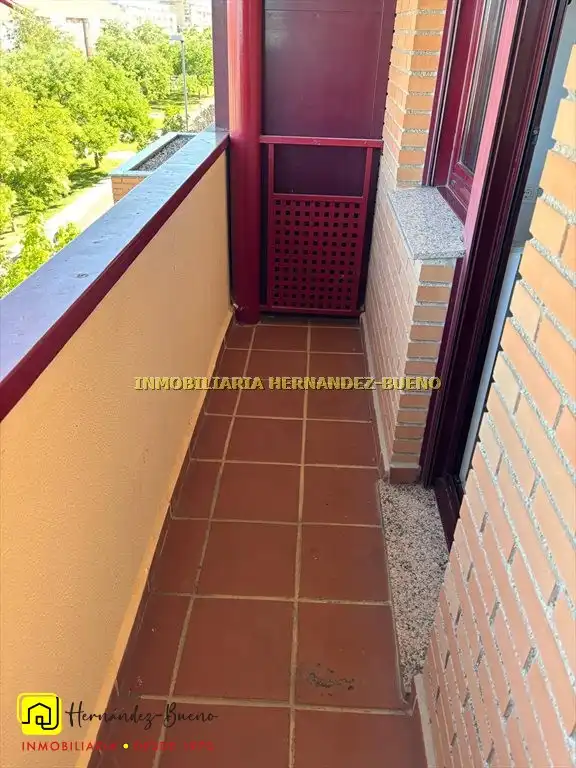 Terraza de Dúplex de alquiler en Salamanca con Calefacción, Terraza y Piscina