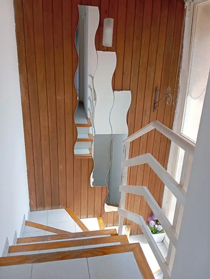 Casa adosada en venda en Besalú amb Traster