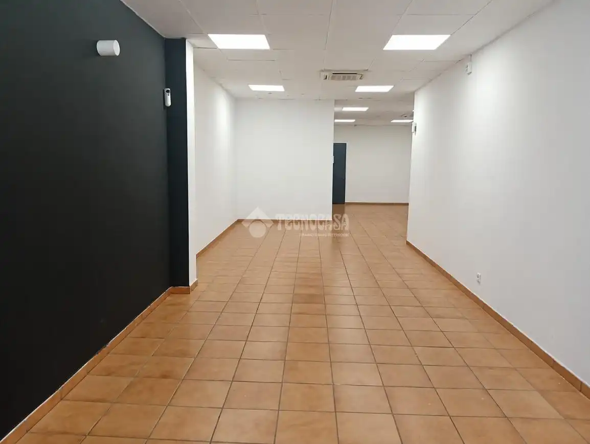 Local comercial en venda a Centre - Eixample – Can Llobet, imagen 4