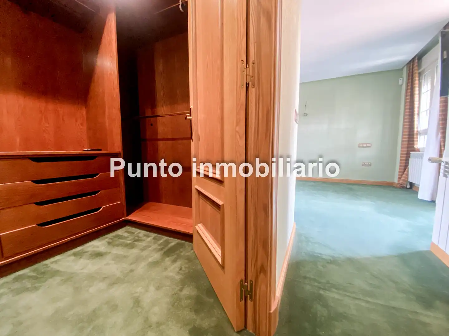 Casa adosada de alquiler en Valladolid con Aire acondicionado, Calefacción y Jardín privado