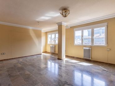 Wohnung mit Aufzug zum Verkauf in Calle MARQUES DE MONDEJAR