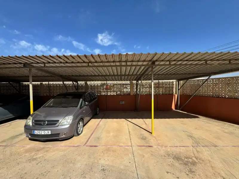 Aparcament de Apartament en venda en Torrevieja amb Terrassa, Piscina i Moblat