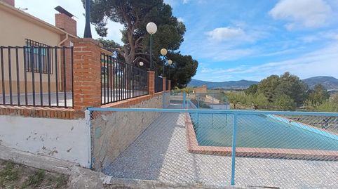 Foto 2 de Finca rústica en venta en Onil, Alicante