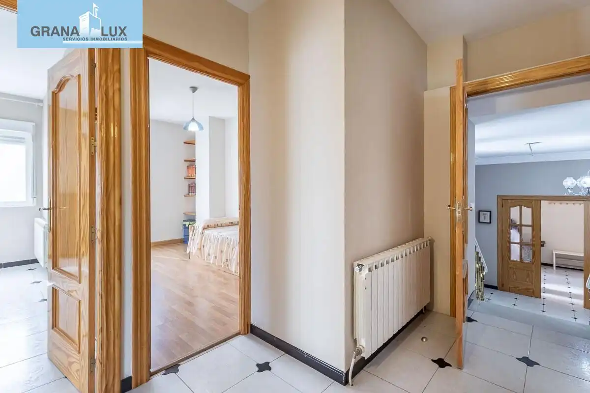 Chalet con terraza en venta en Calle de la Reina Mora, imagen 36