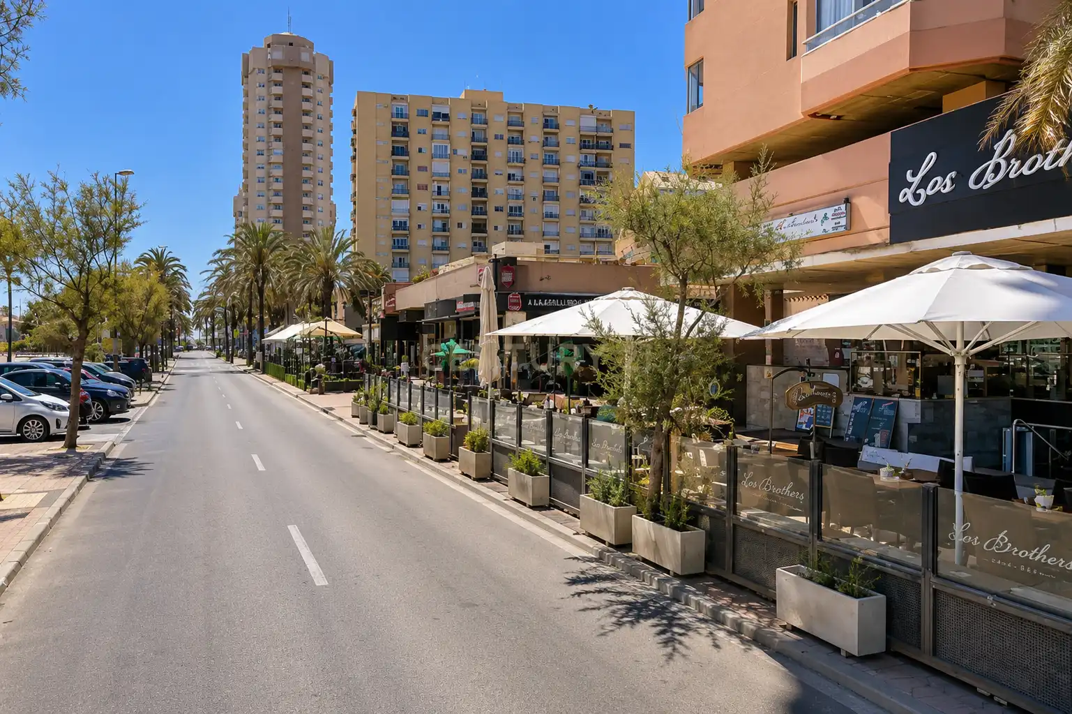 Vista exterior de Local en venda en Fuengirola amb Aire condicionat