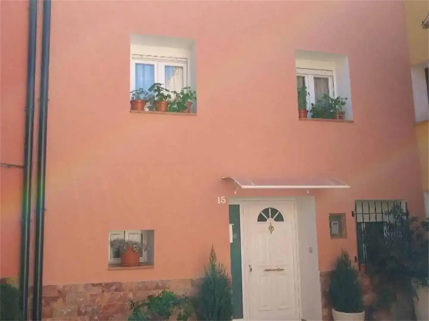Vista exterior de Casa adosada en venda en Aniñón amb Jardí privat, Parquet i Traster