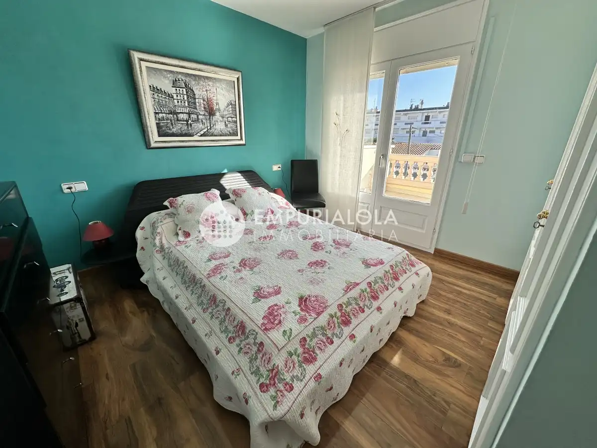 Dormitori de Casa o xalet en venda en Empuriabrava amb Aire condicionat, Jardí privat i Piscina