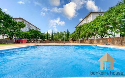 Swimming pool of Flat for sale in Cerdanyola del Vallès  with Air Conditioner, Heating and Parquet flooring