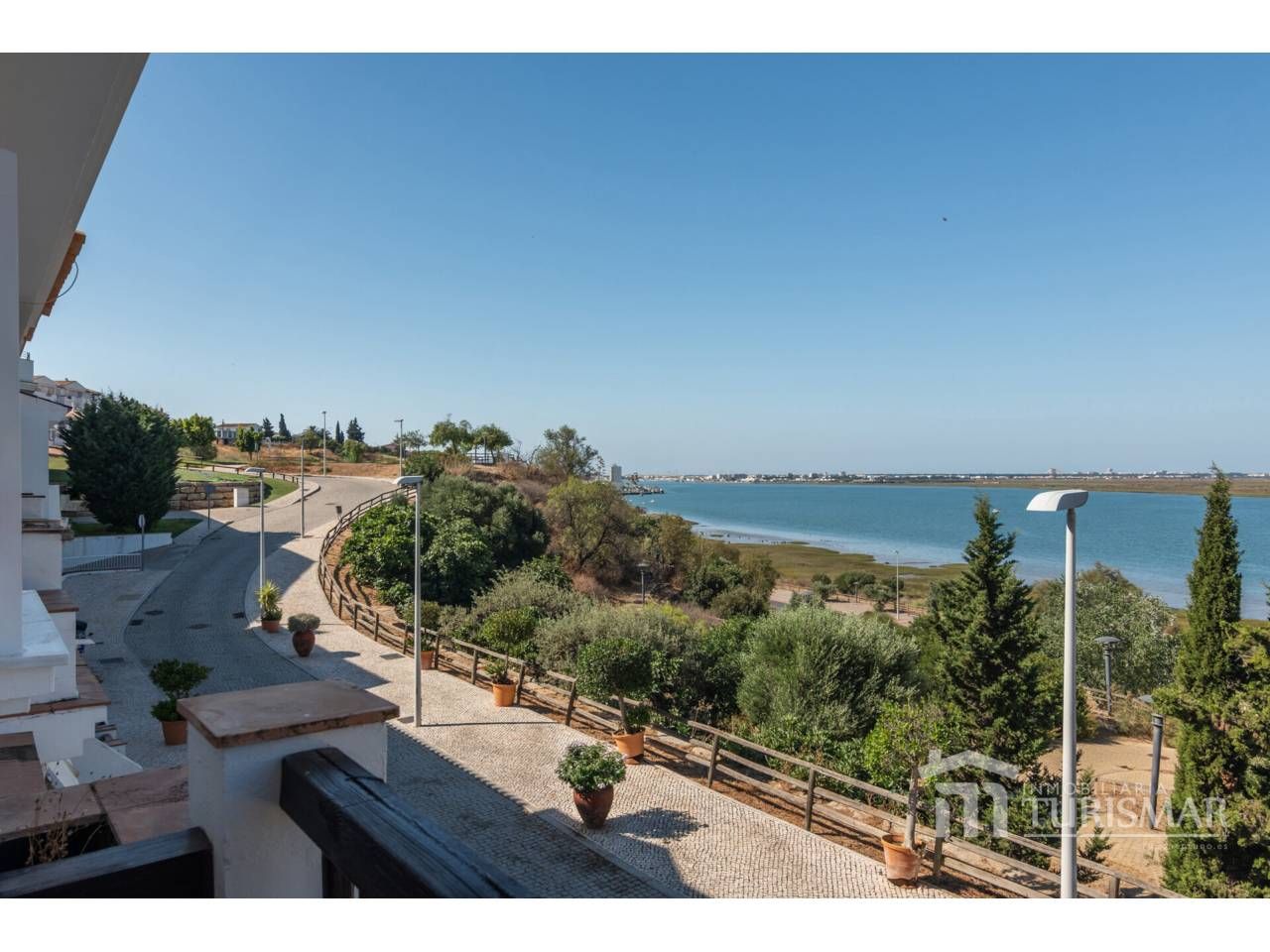 Exterior view of Single-family semi-detached for sale in Ayamonte  with Air Conditioner, Heating and Terrace