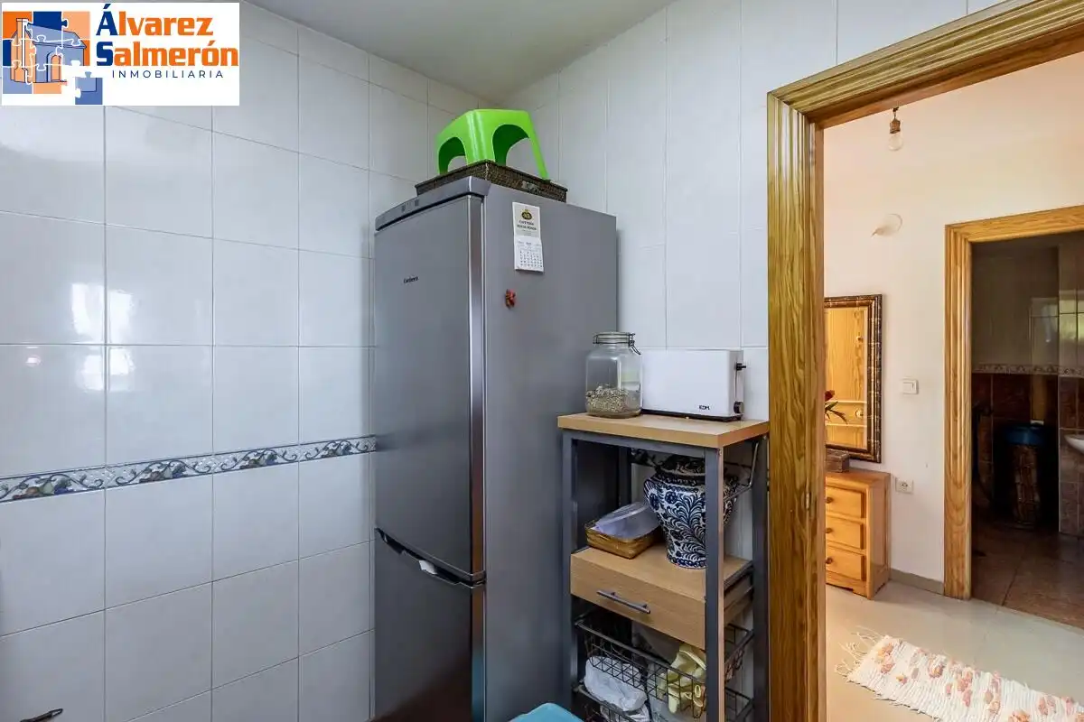 Küche von Wohnung zum Verkauf in Granada mit Balkon