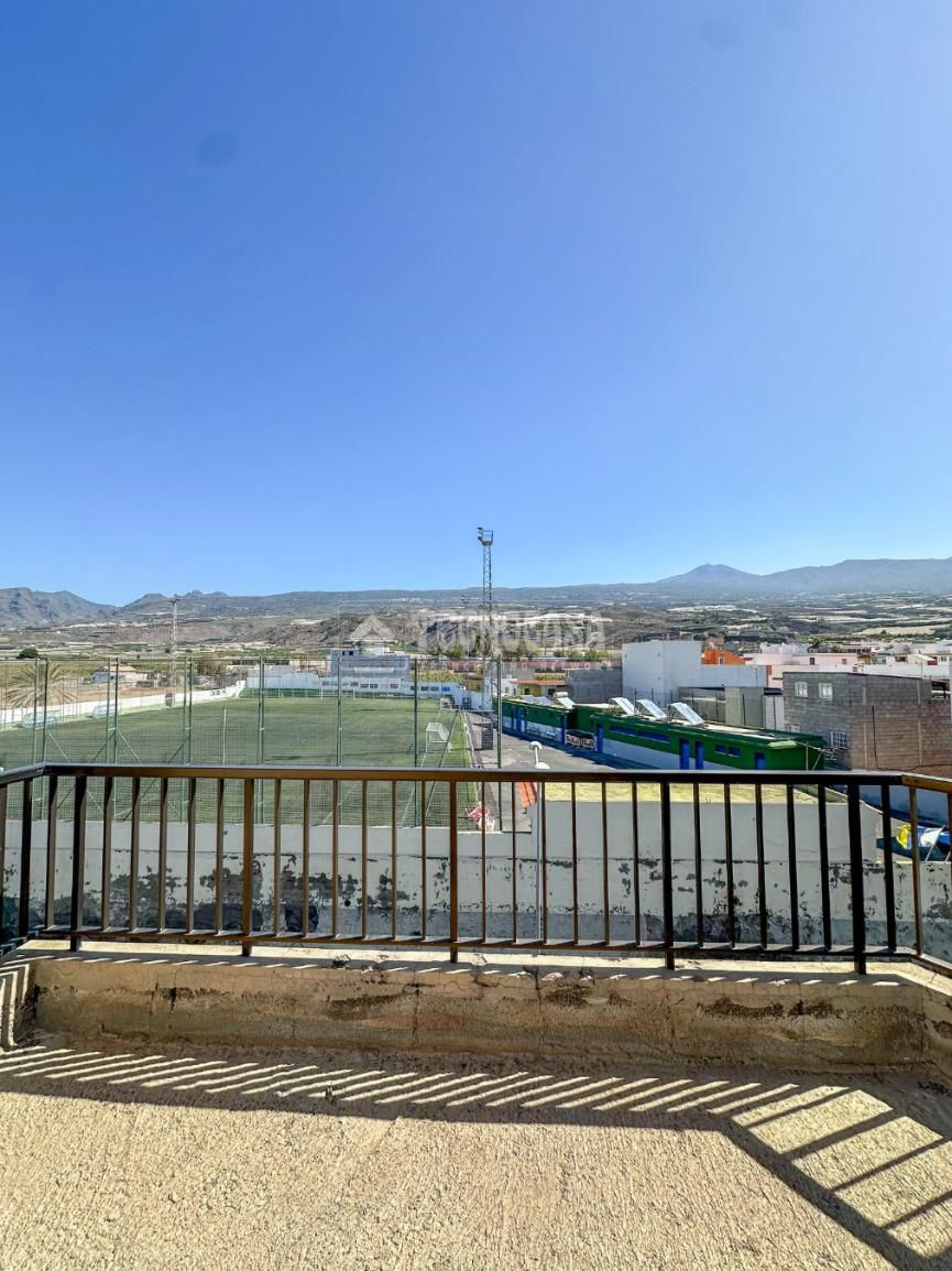 Vista exterior de Edifici en venda en Guía de Isora