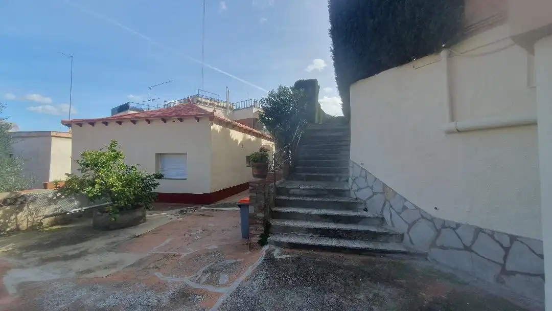 Vista exterior de Piso en venta en Barcelona con Jardín privado, Parquet y Piscina