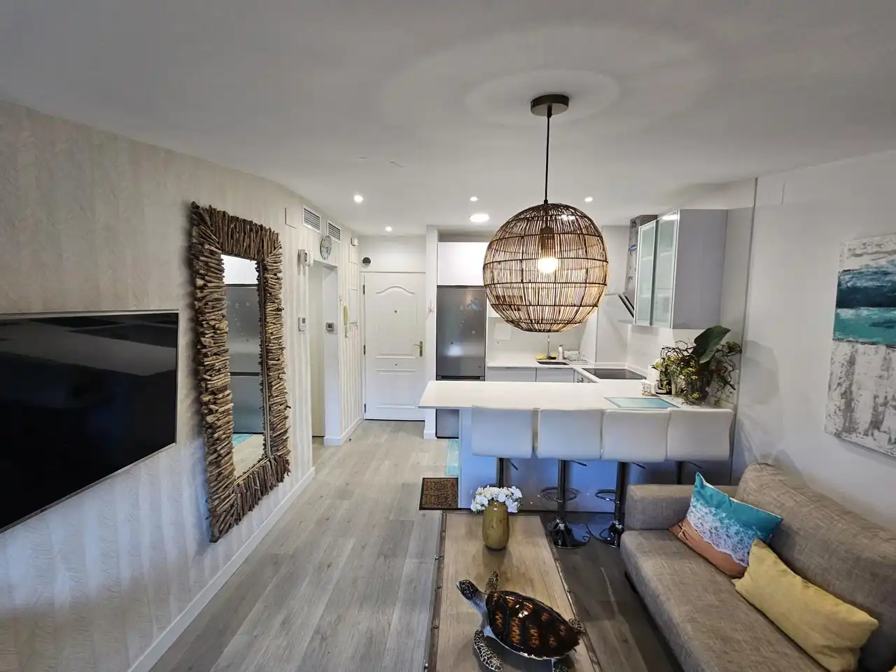 Sala de estar de Piso en venta en Torremolinos con Aire acondicionado y Amueblado