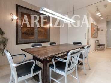 Office space with lift to rent in Centro