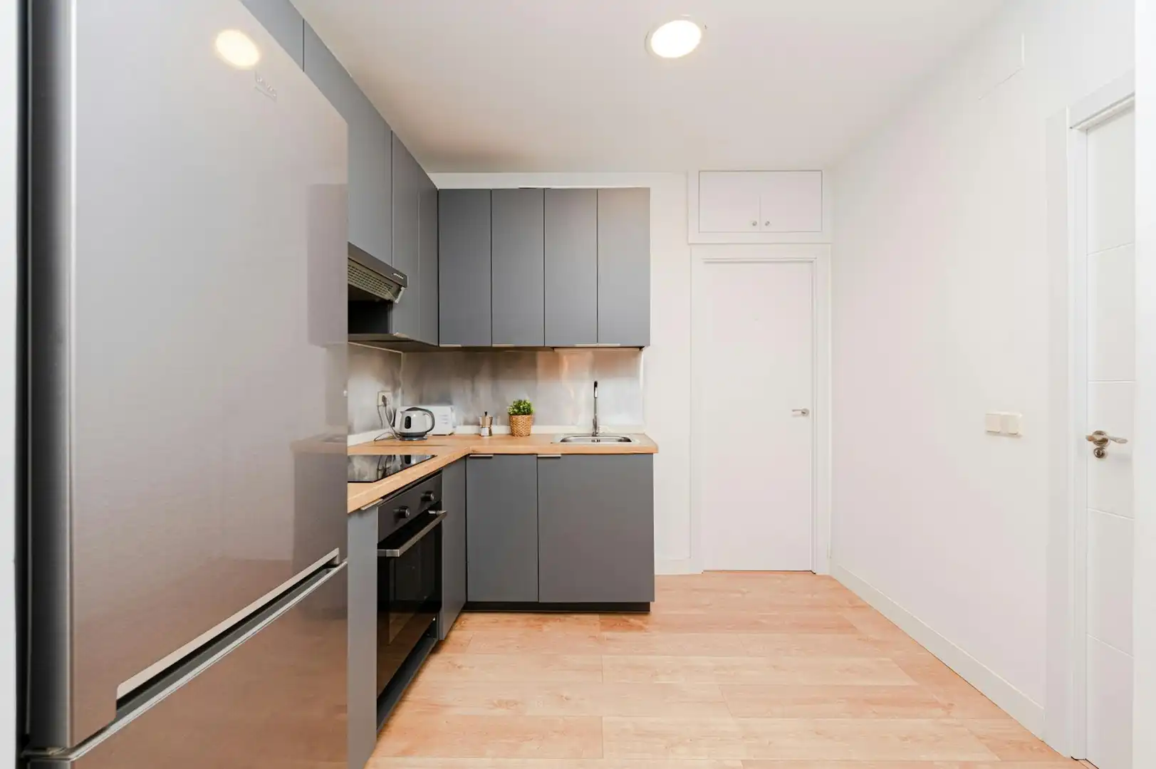 Cocina de Piso para compartir en Madrid con Calefacción, Lavadora y TV