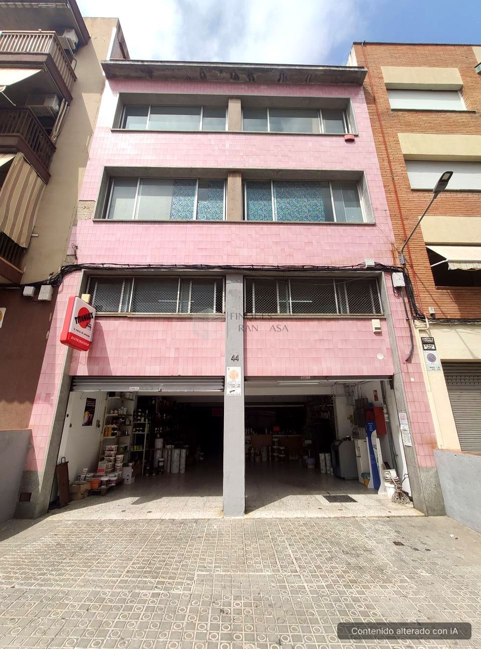 Vista exterior de Edifici en venda en Mataró