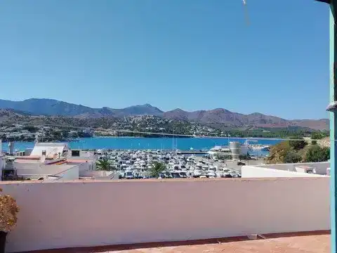 Vista exterior de Casa adosada en venda en Llançà