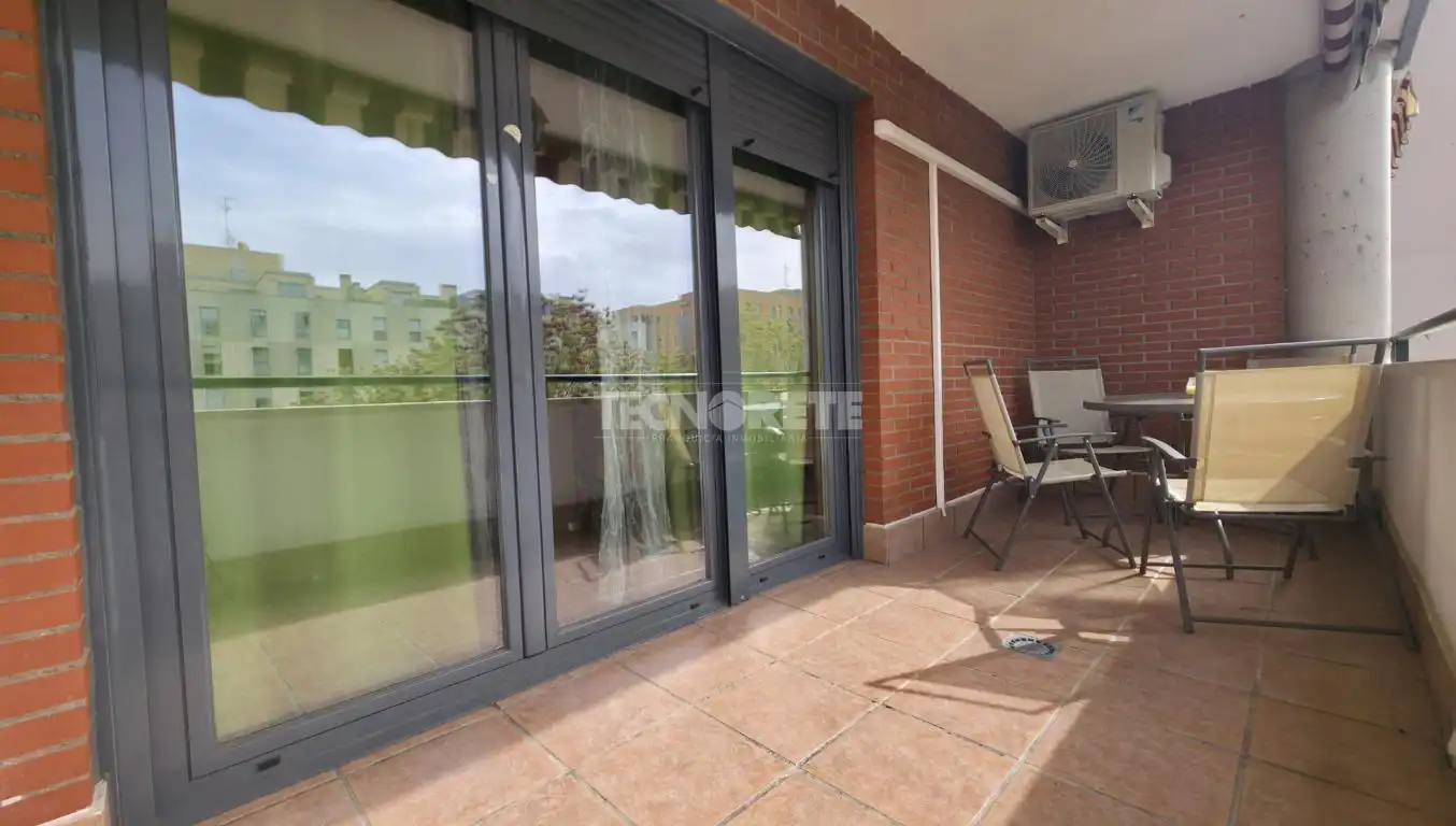 Piso en venta en Las Cañas