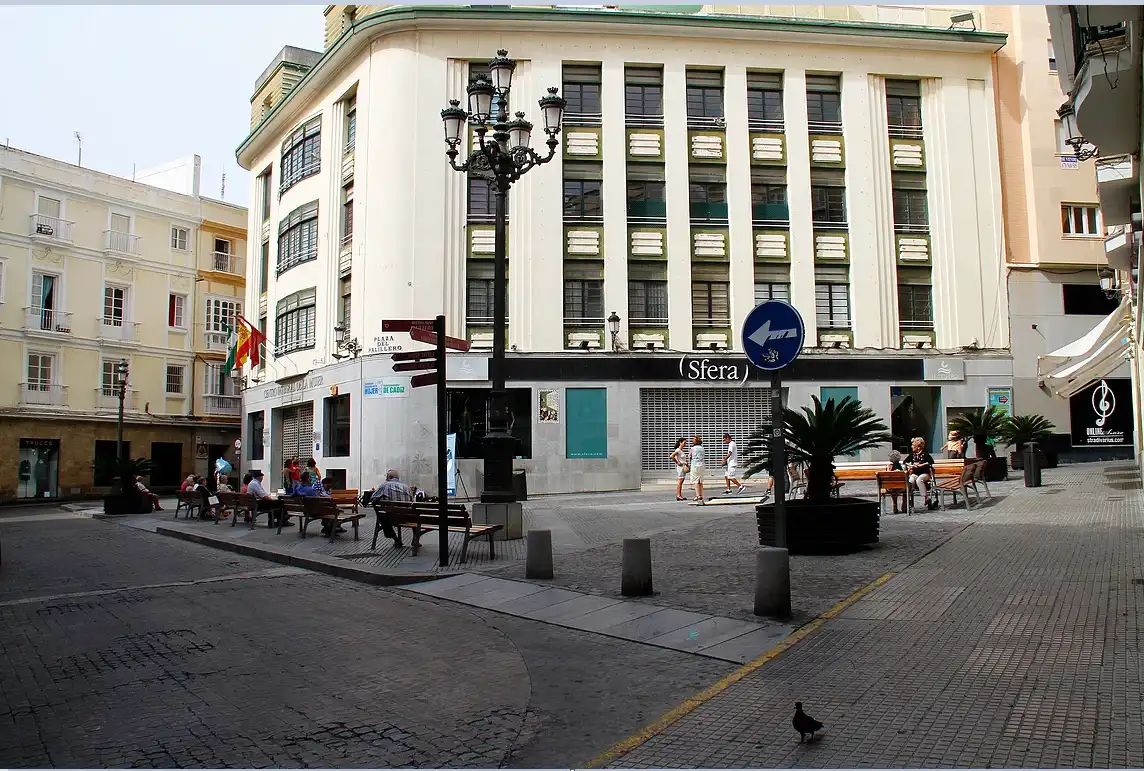 Vista exterior de Local en venta en Cádiz