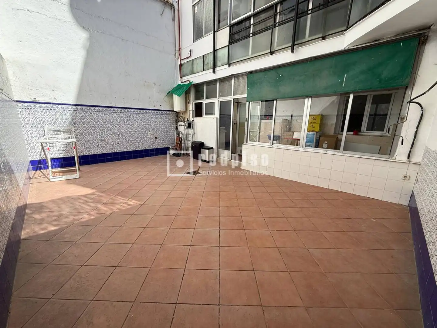 Vista exterior de Piso en venta en Madrid con Terraza y Amueblado
