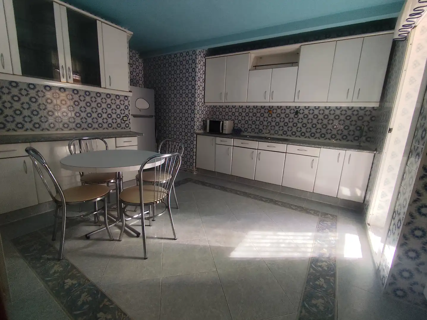 Kitchen of Flat for sale in Parla  with Air Conditioner, Heating and Parquet flooring