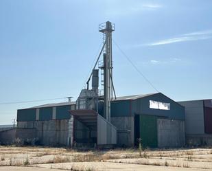 Exterior view of Industrial buildings for sale in Malpica de Tajo