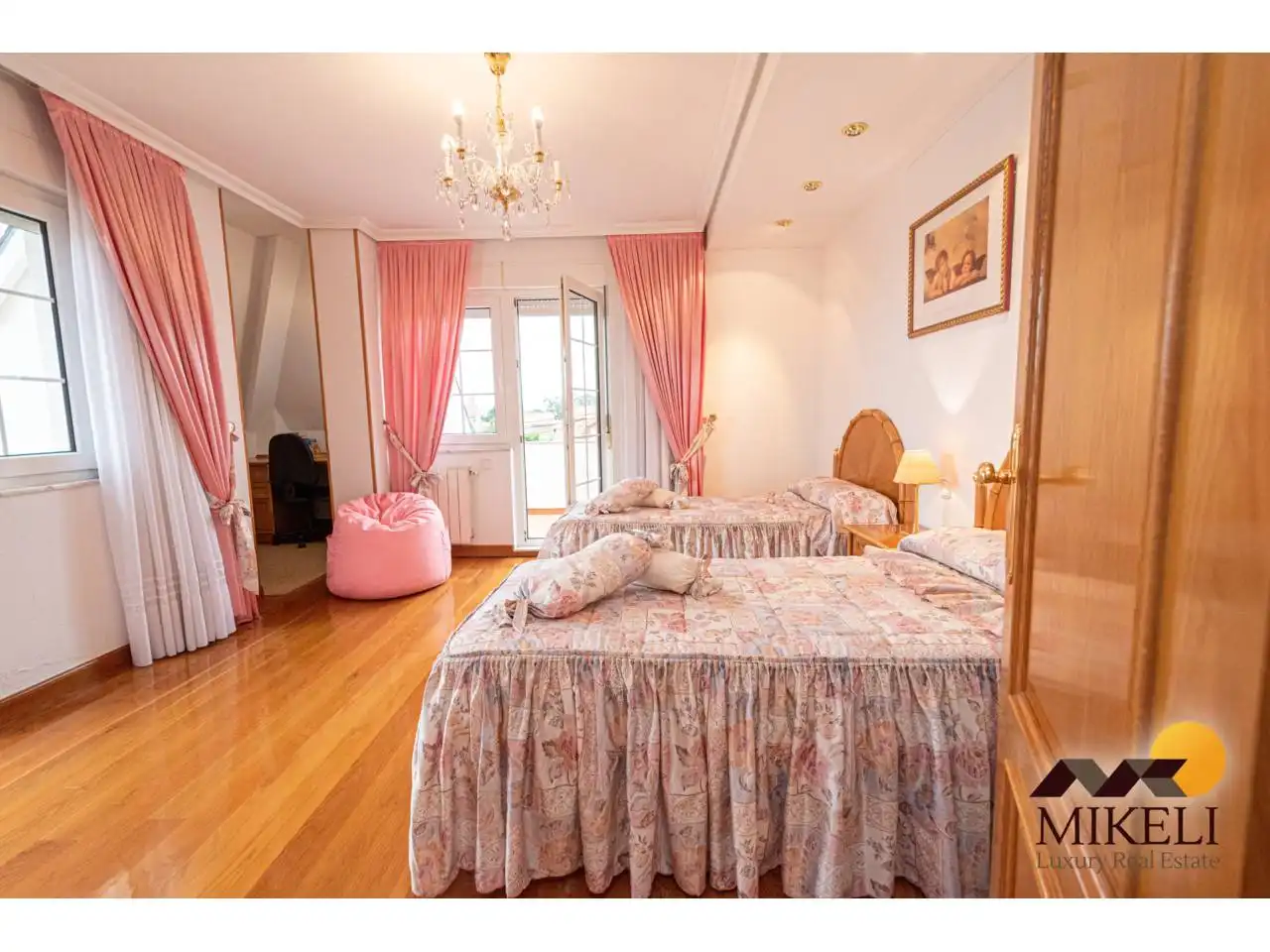Habitación de Casa o chalet en venta en Santa Cruz de Bezana con Calefacción, Jardín privado y Terraza
