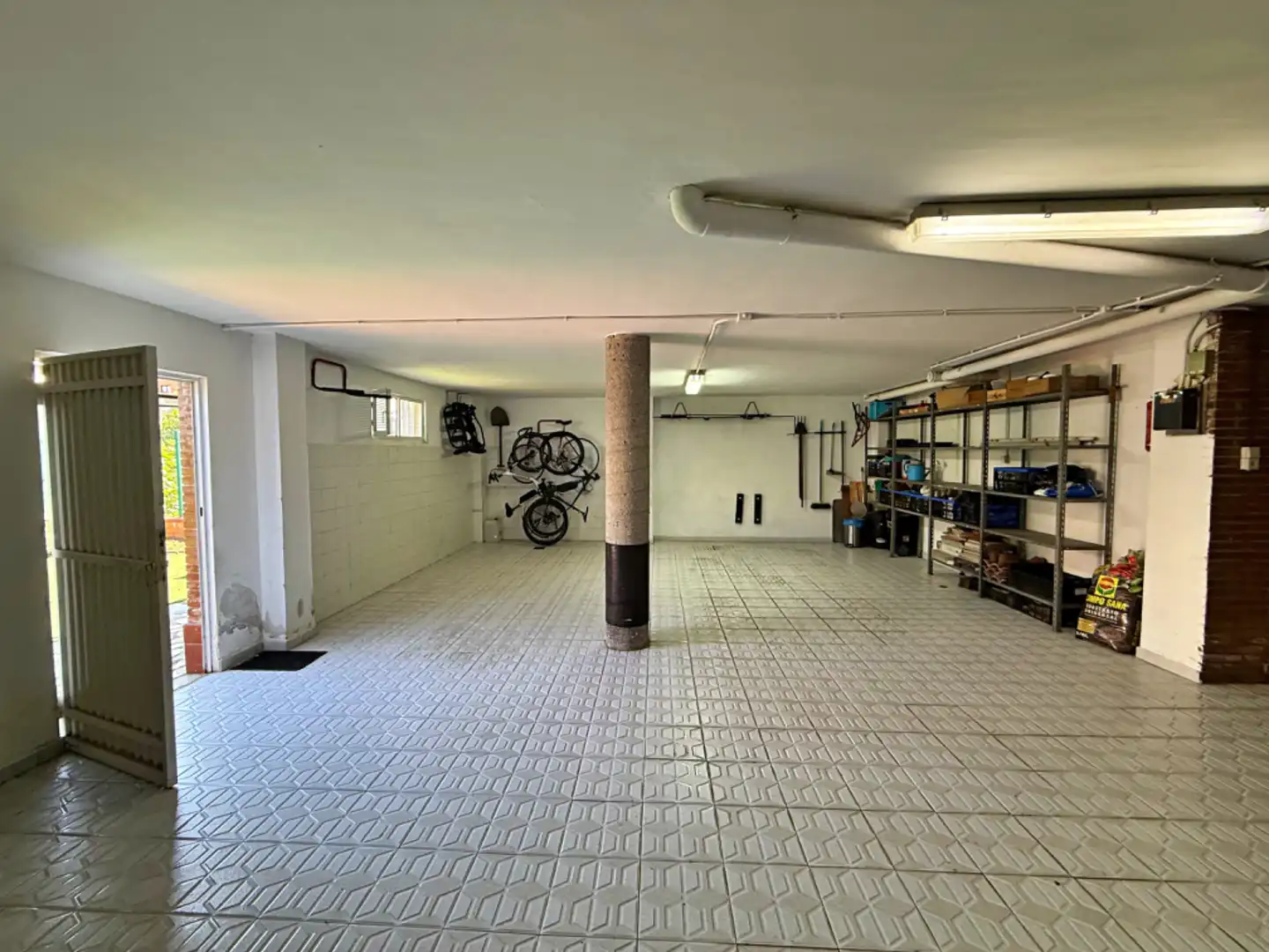 Casa adosada en venta en Oviedo  con Calefacción, Jardín privado y Parquet