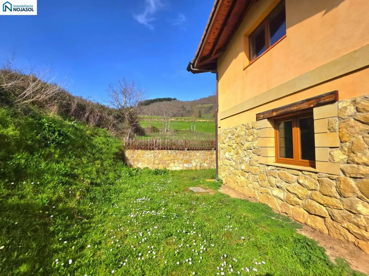 Jardí de Apartament en venda en Vega de Liébana amb Calefacció, Jardí privat i Parquet