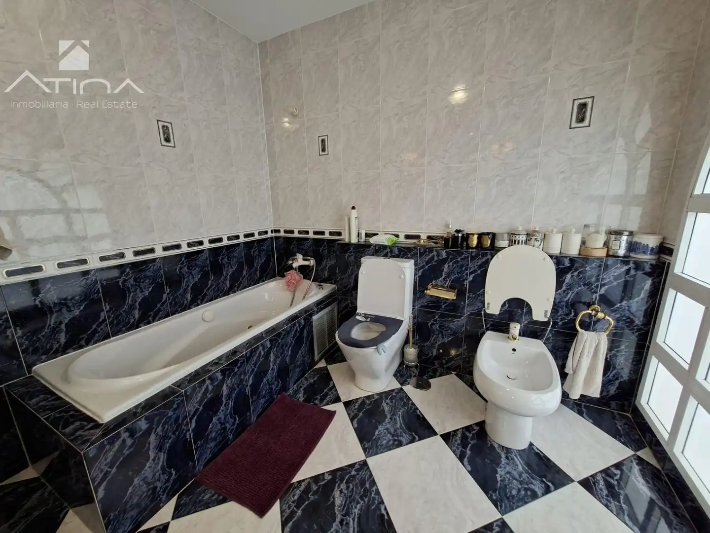 Badezimmer von Haus oder Chalet zum Verkauf in Gandia mit Klimaanlage, Privatgarten und Terrasse