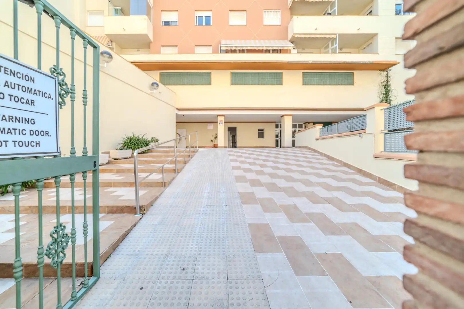 Exterior view of Attic for sale in Fuengirola  with Air Conditioner, Private garden and Terrace