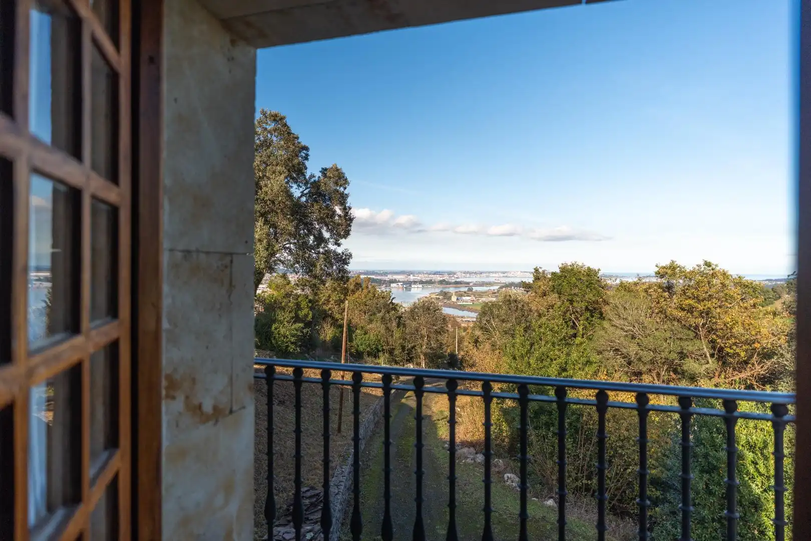 Terrassa de Casa o xalet en venda en Villaescusa (Cantabria) amb Calefacció, Jardí privat i Terrassa