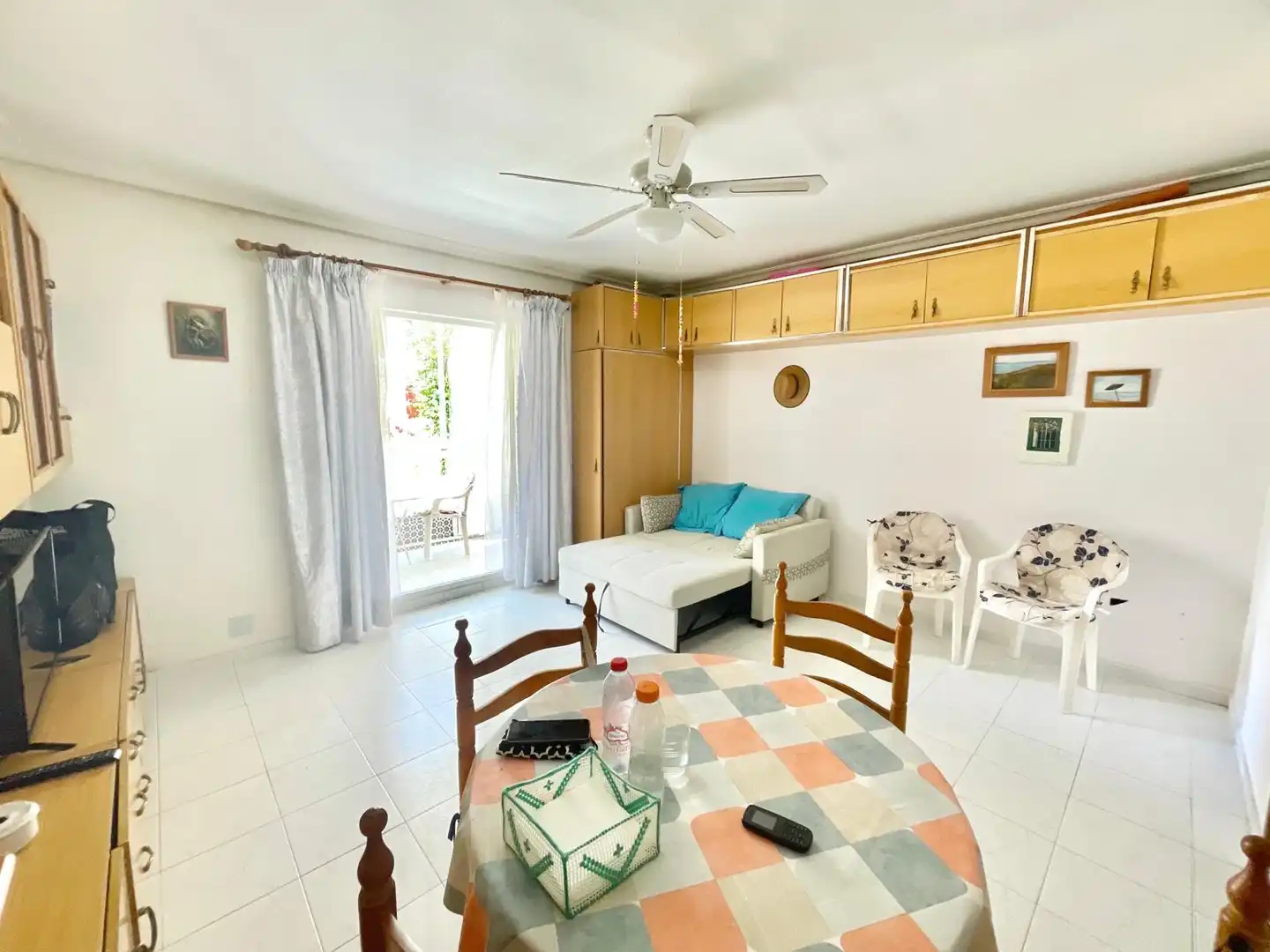 Wohnzimmer von Wohnung zur Miete in Torrevieja mit Klimaanlage, Heizung und Schwimmbad