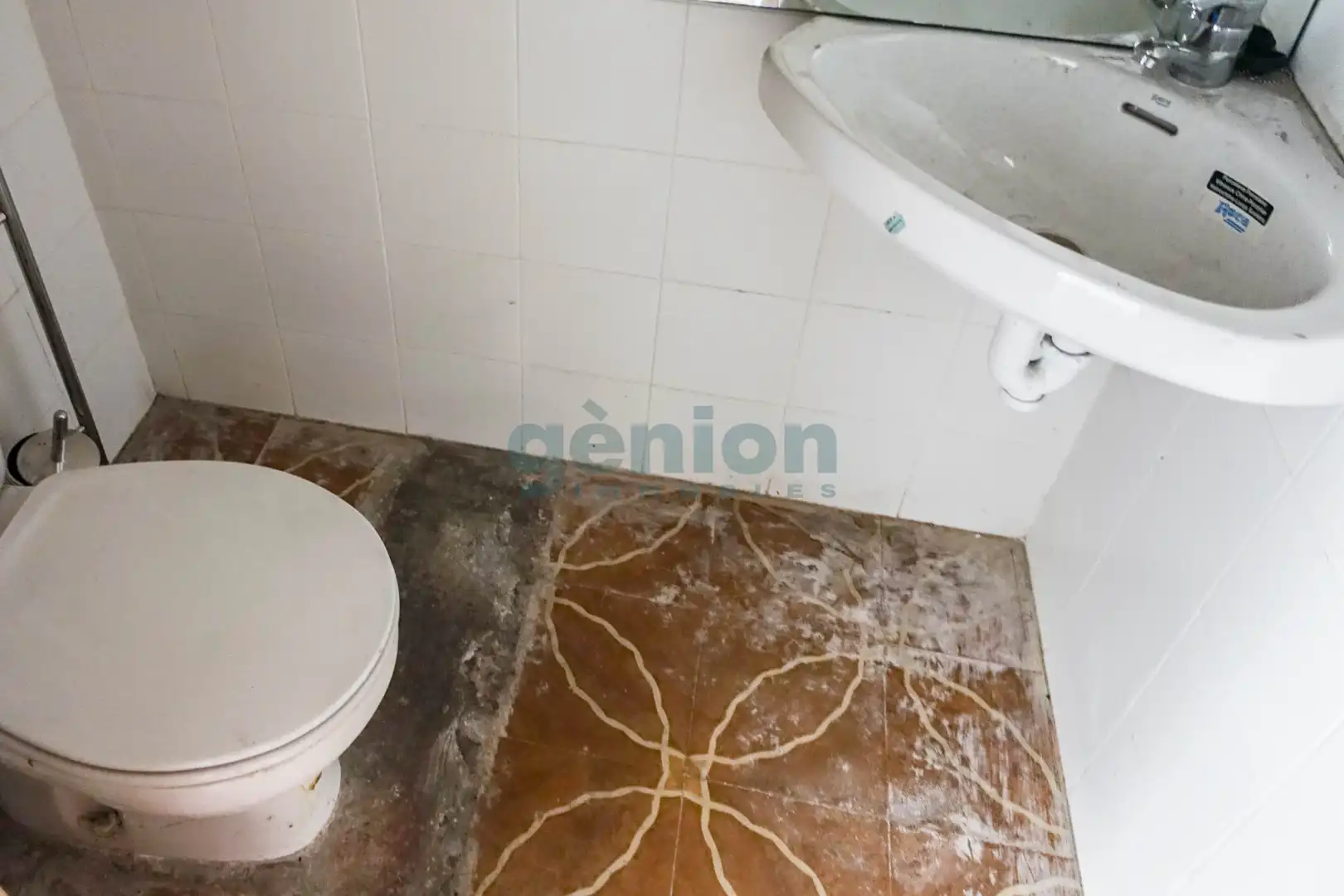 Badezimmer von Residential zum Verkauf in Salt