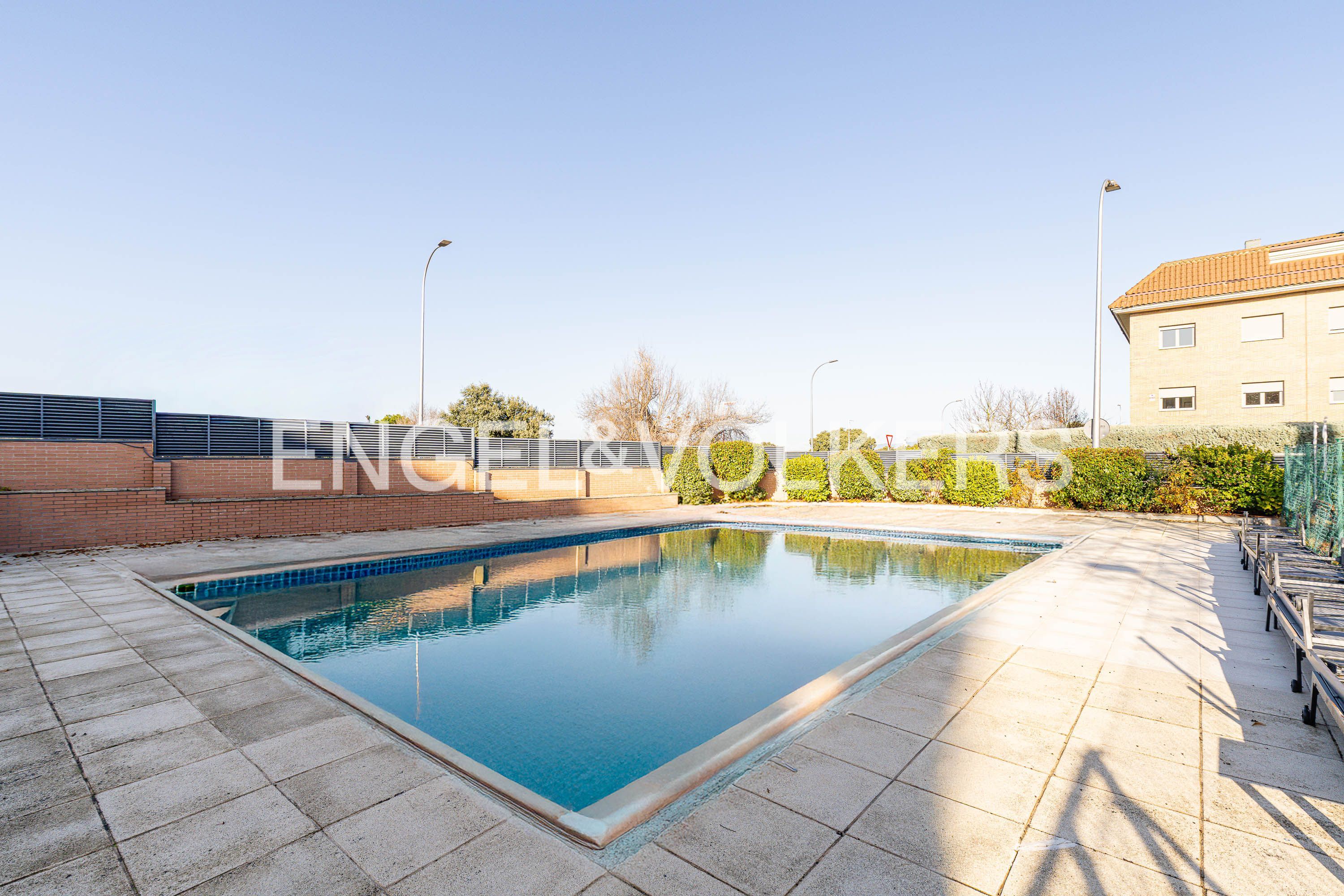 Piscina de Apartament en venda en  Madrid Capital amb Aire condicionat, Calefacció i Parquet