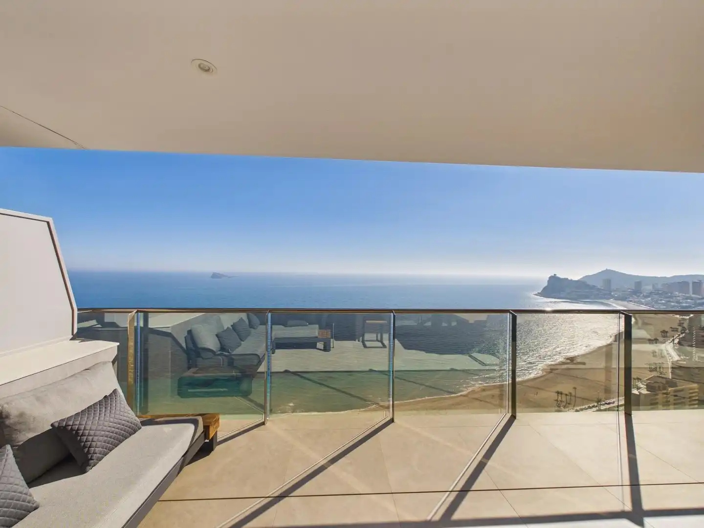 Ático con piscina en venta en Playa de Poniente