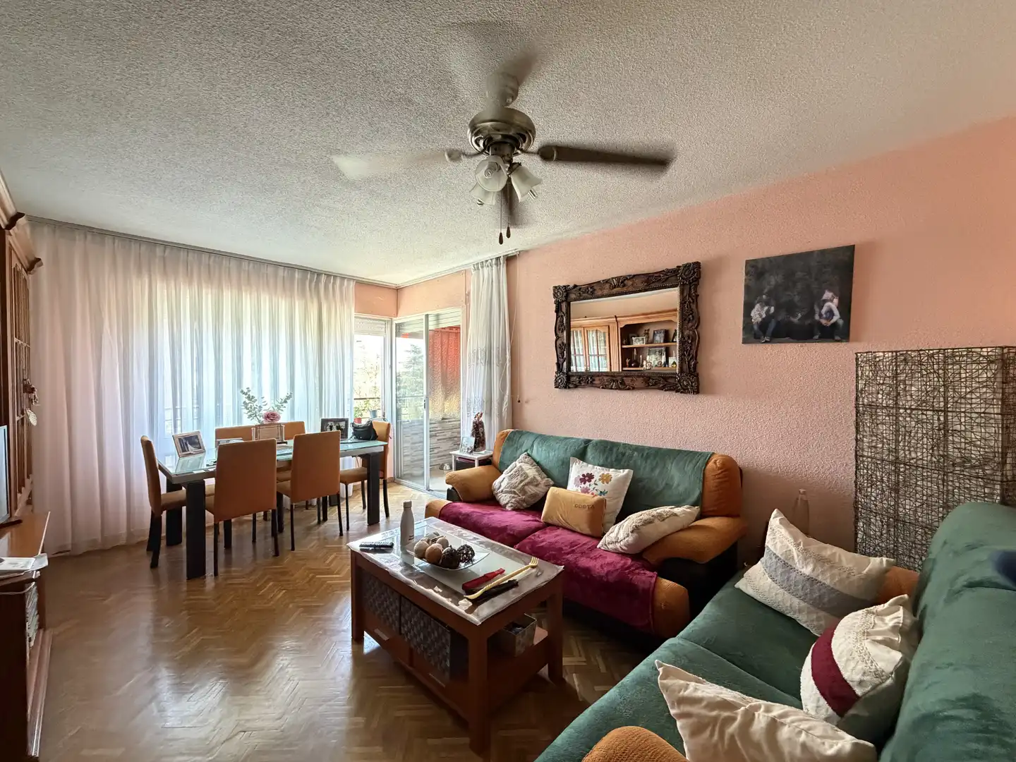 Sala d'estar de Pis en venda en Tres Cantos amb Calefacció, Parquet i Terrassa