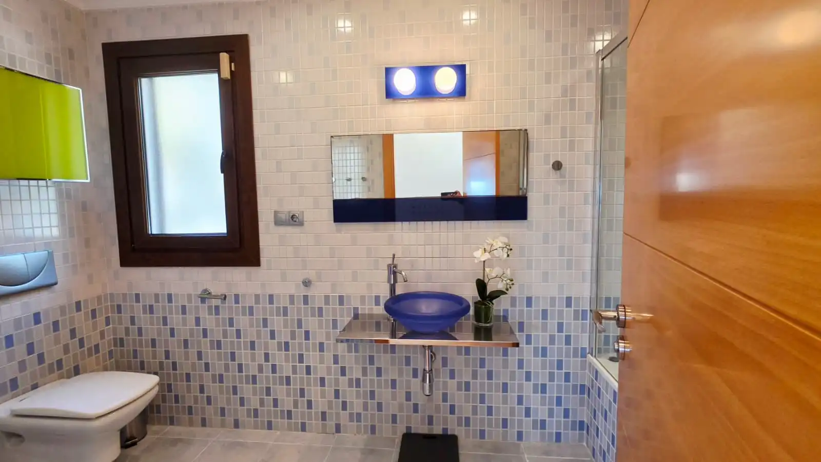 Bany de Casa o xalet en venda en Fuengirola amb Aire condicionat, Jardí privat i Terrassa