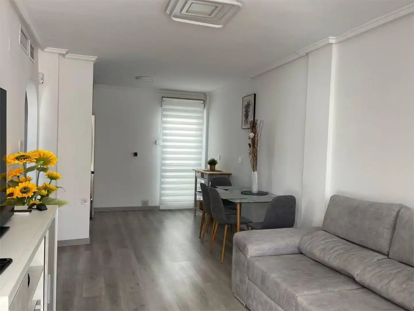Sala d'estar de Dúplex en venda en Torrevieja amb Traster, Piscina i Moblat