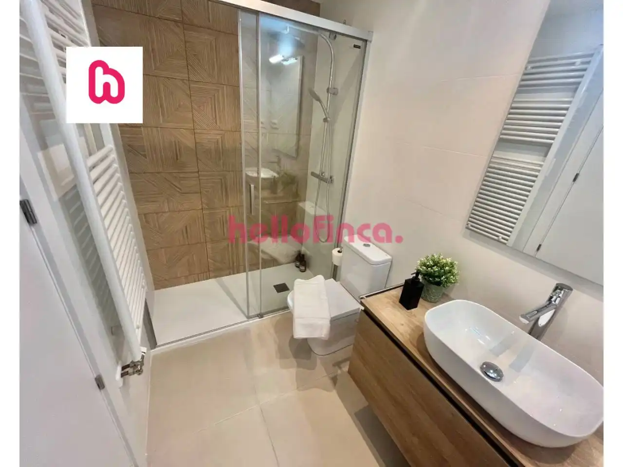 Baño de Ático en venta en Sant Adrià de Besòs con Aire acondicionado, Calefacción y Parquet