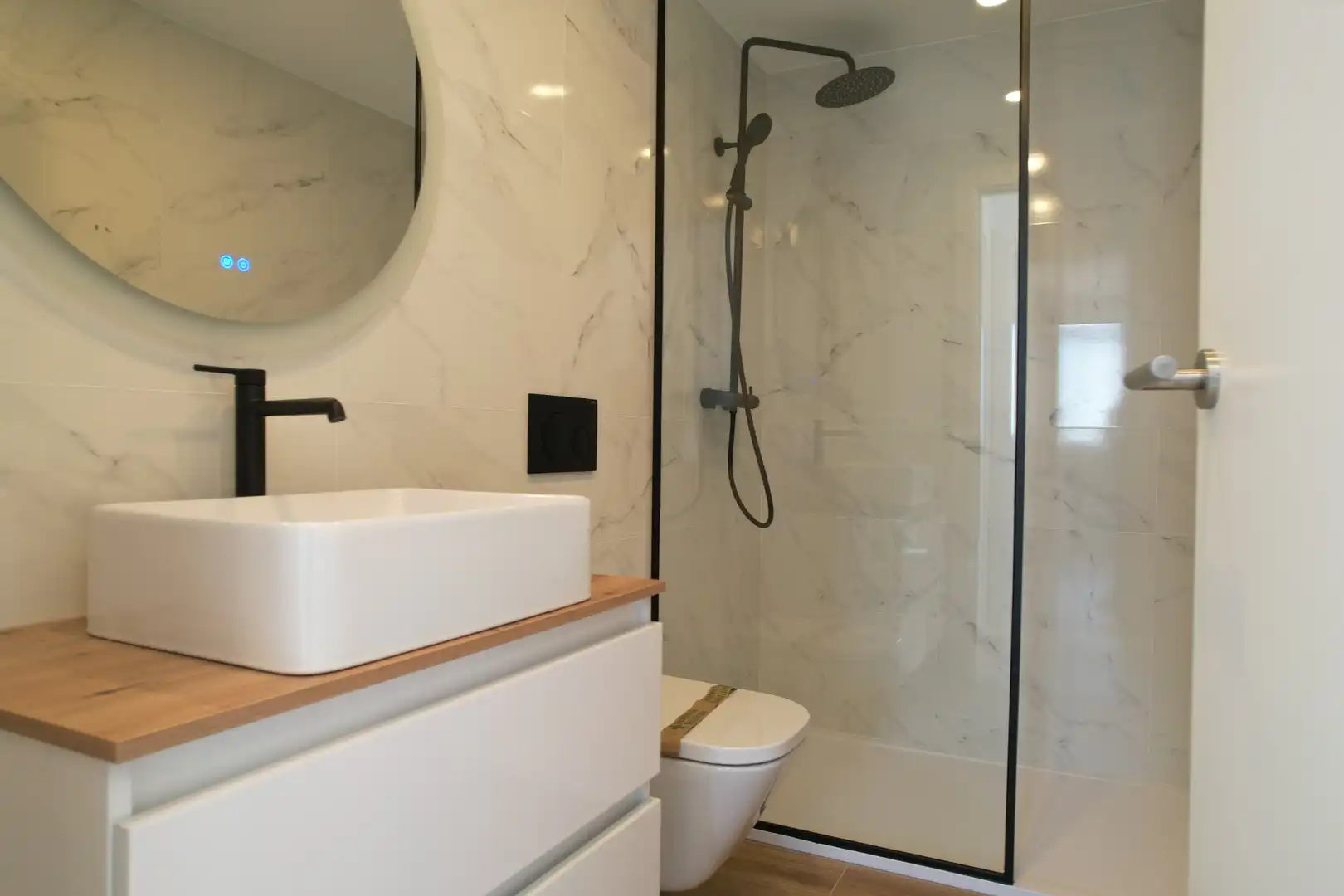 Baño de Casa o chalet en venta en Sant Pere Pescador con Aire acondicionado, Calefacción y Jardín privado