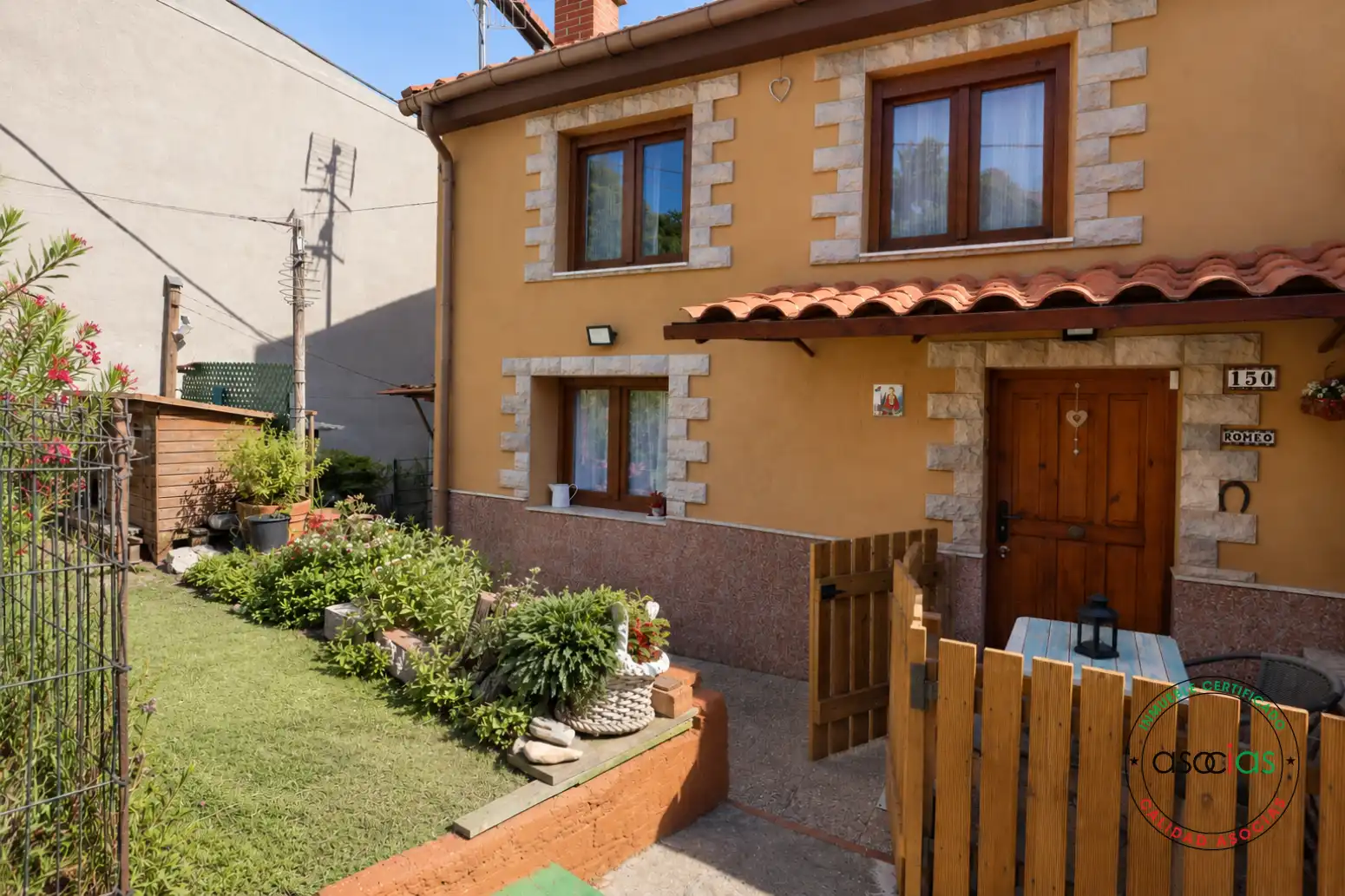 CASA INDEPENDIENTE REFORMADA CON JARDÍN Y TERRENO, imatge 3