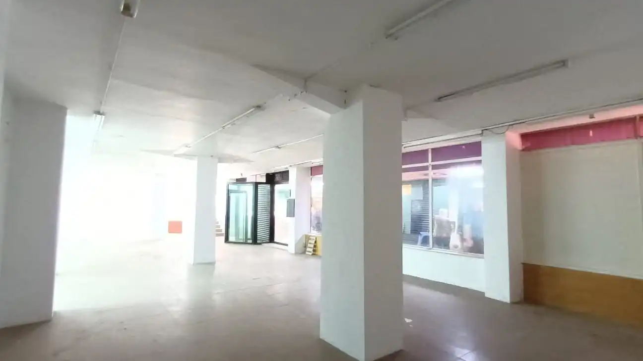 Local comercial en venta en Calle Garcilaso, imagen 13