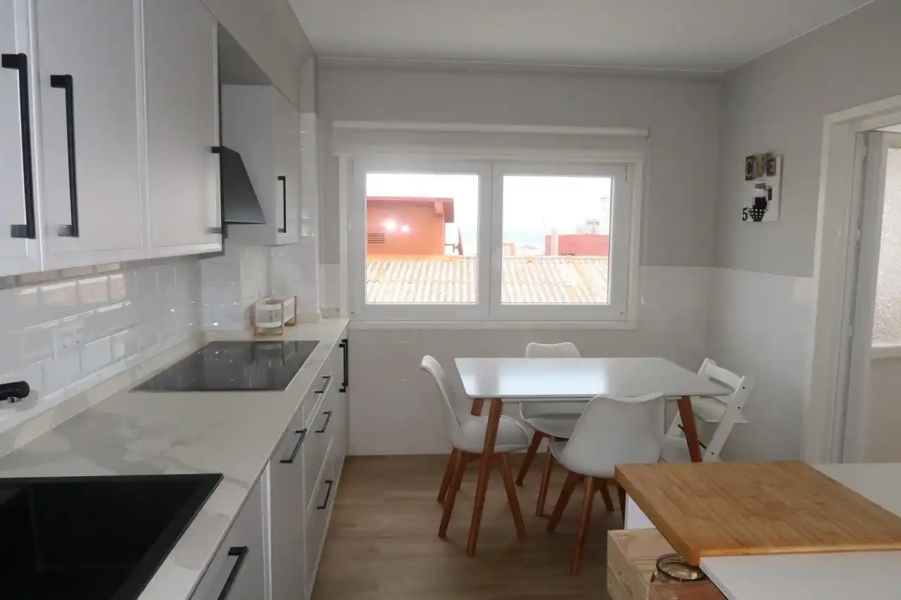 Cuina de Pis en venda en A Coruña Capital  amb Aire condicionat, Calefacció i Parquet