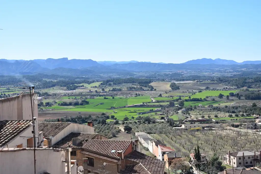 Vista exterior de Casa o xalet en venda en Horta de Sant Joan amb Jardí privat, Terrassa i Moblat