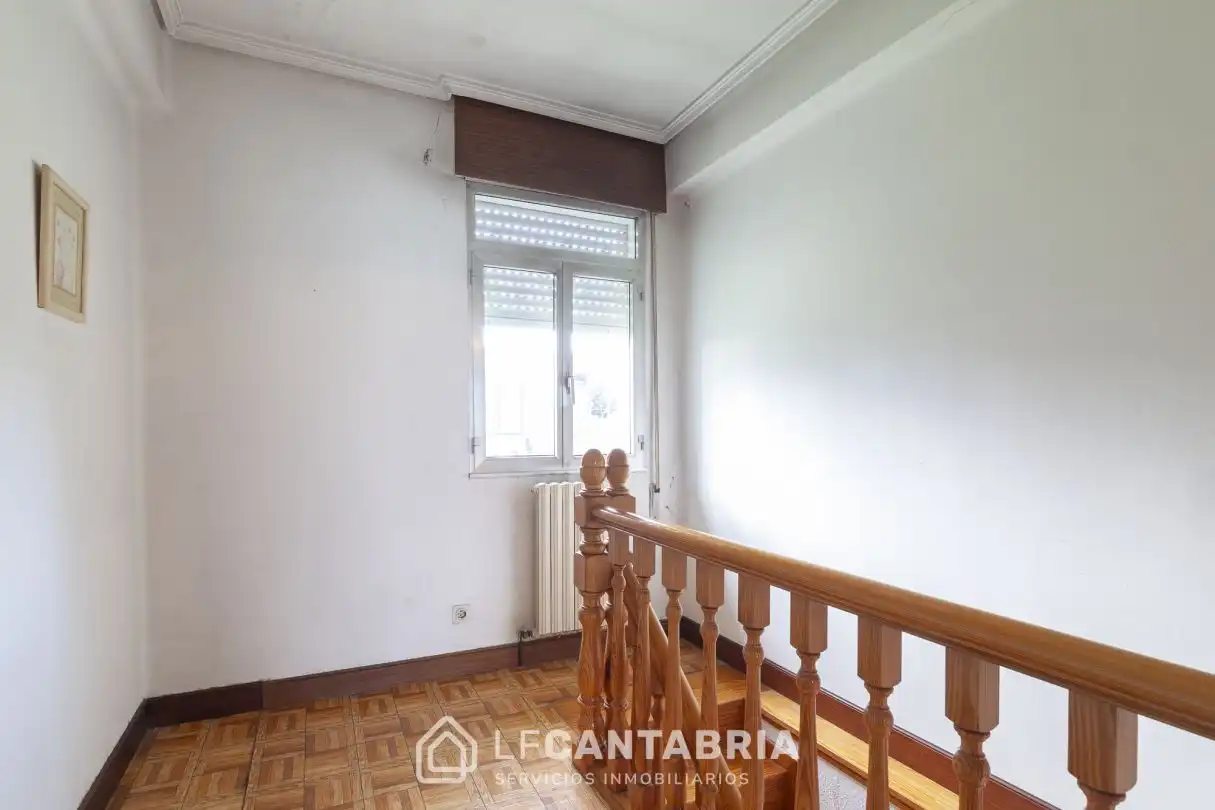 Houses for sale in Calle Corceño, Alisal - San Román