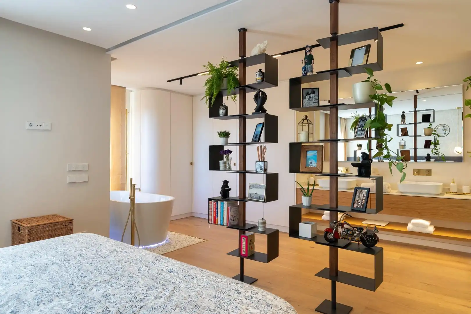 Schlafzimmer von Dachboden zum Verkauf in Sabadell mit Klimaanlage, Heizung und Parkett