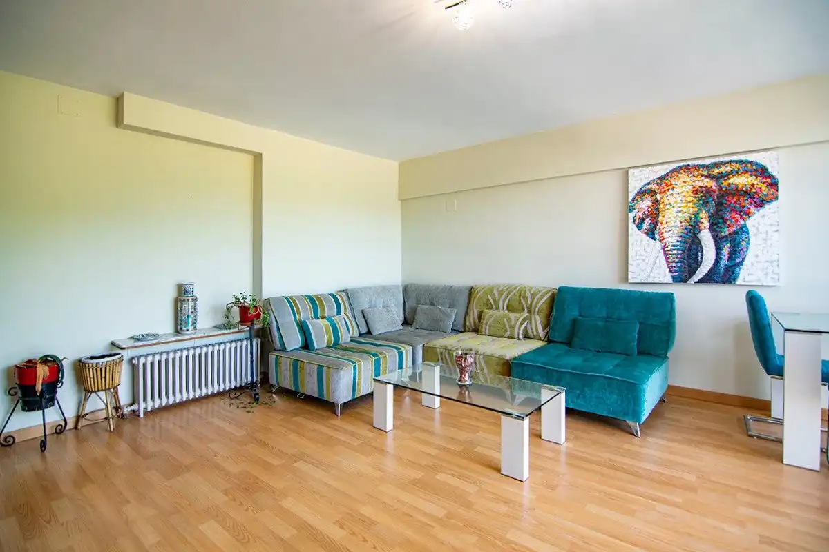 Living room of Flat for rent in Madrid  with Air Conditioner, Heating and Parquet flooring