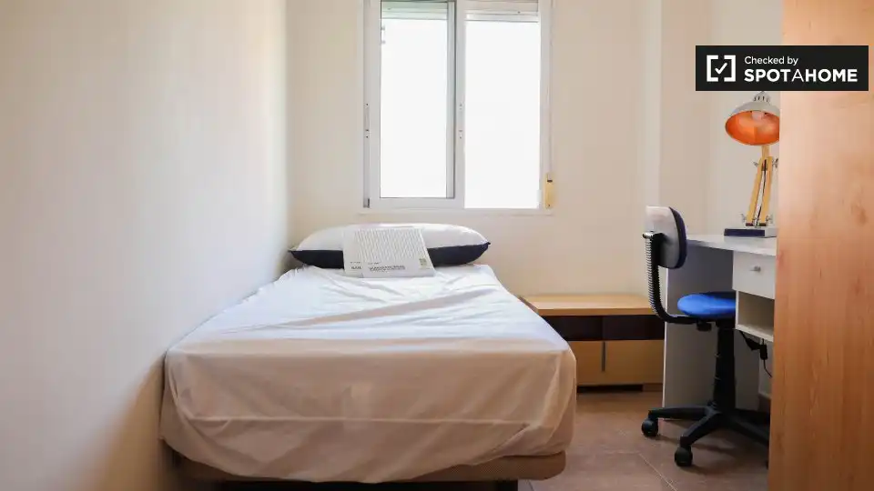 Room in Valencia, Valencia