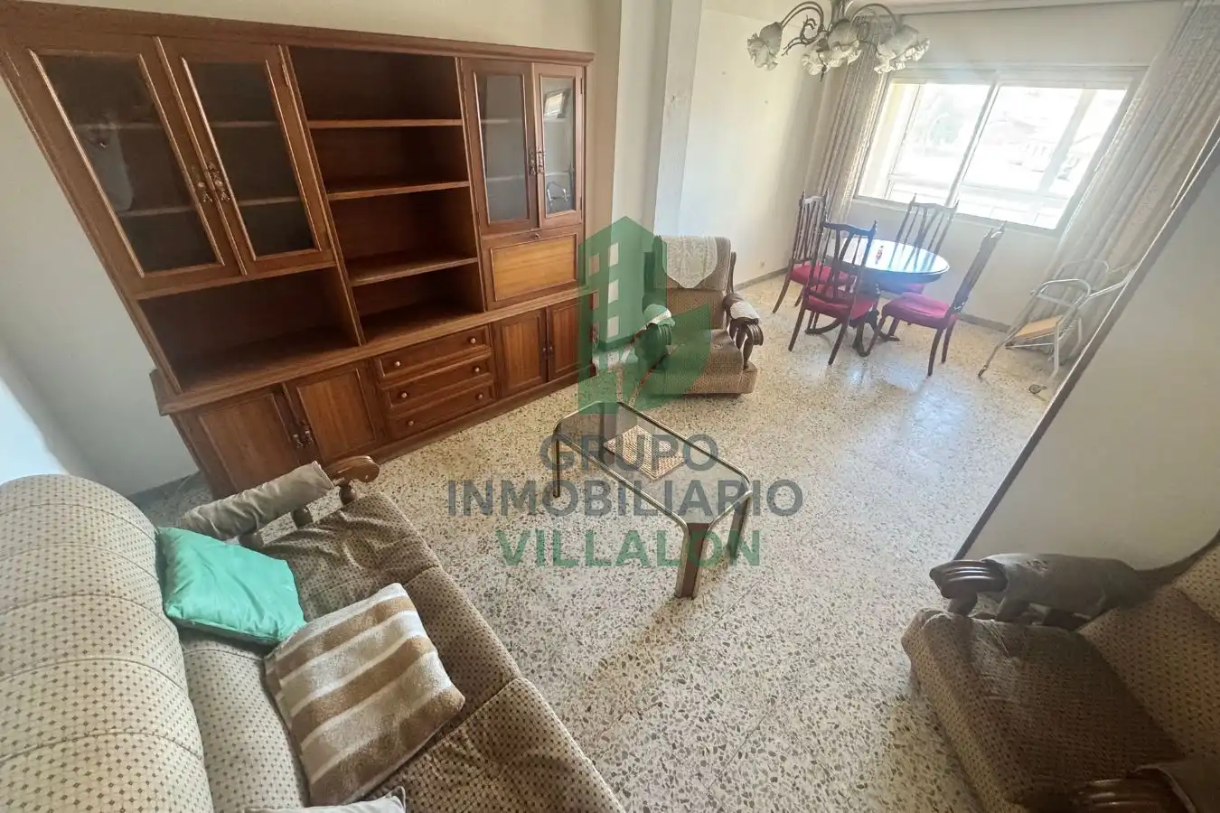 Sala d'estar de Pis en venda en León Capital  amb Calefacció i Terrassa